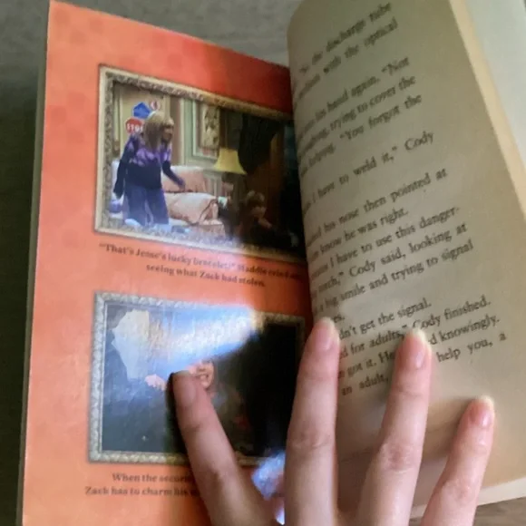 Three Disney Channel Books - Picture 4 of 10